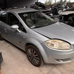 SUCATAFiat Linea 2013 1.8 16v Essence Flex Dualogic 4p  PARA RETIRADA DE PEÇAS